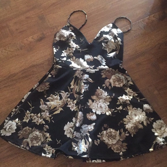 Clothes - Picture 4 of 5